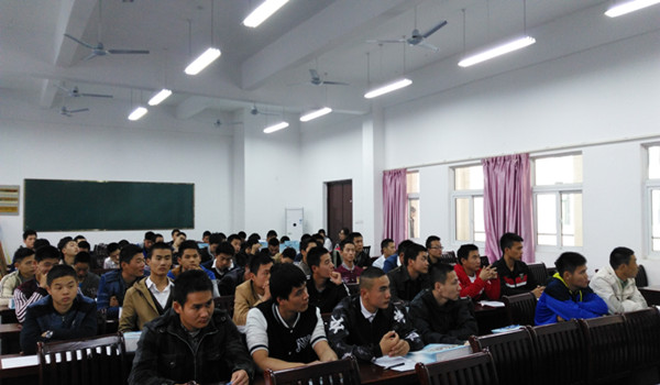 我校隆重舉行無為縣退役士兵職業技能培訓開學典禮，助力退役軍人實現高質量就業